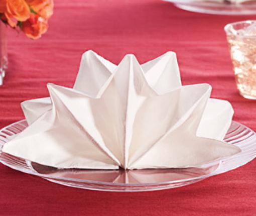 Double Star Napkin Fold | Chinet®