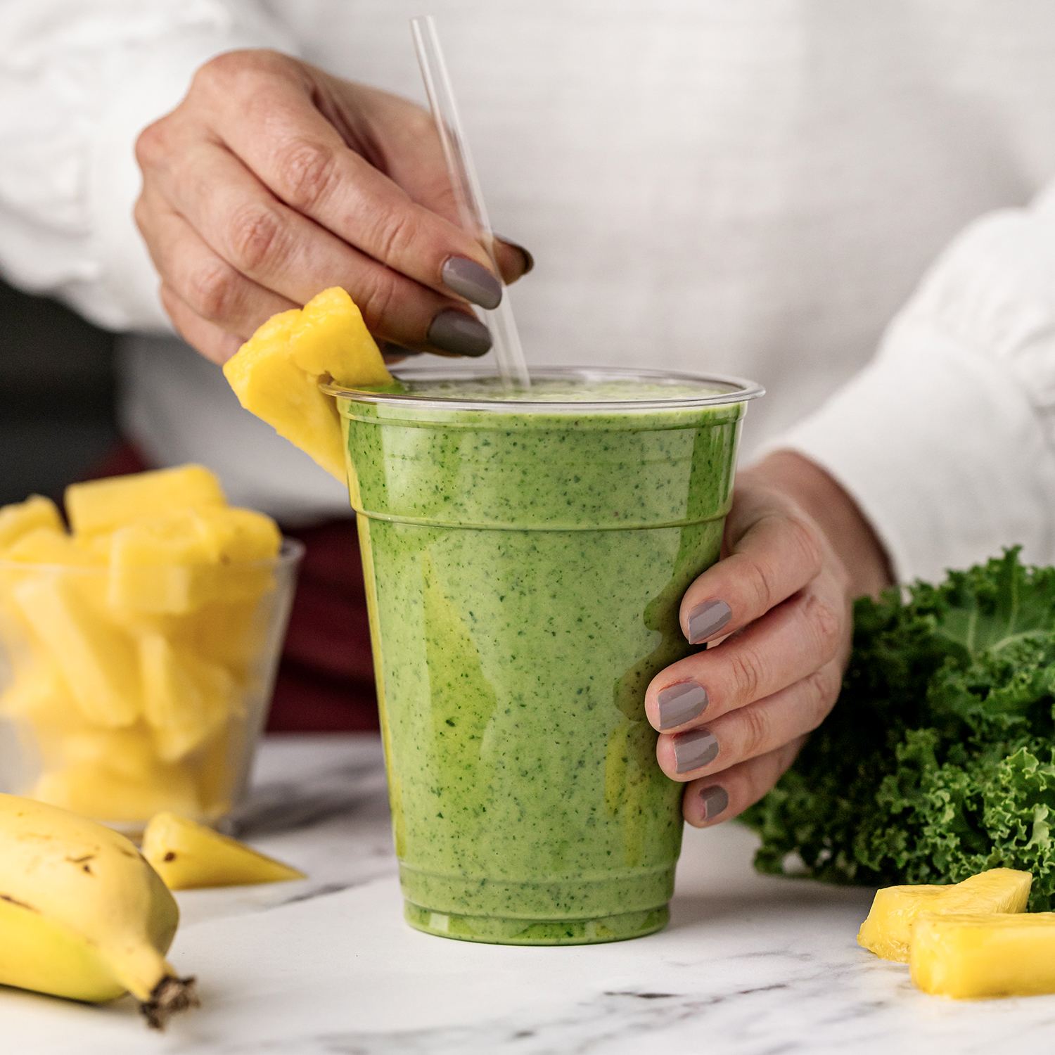 Kale-Pineapple Smoothies Recipe - Chinet®