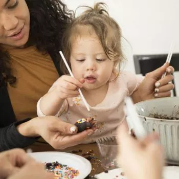 Quick-Cleanup Cake Pops